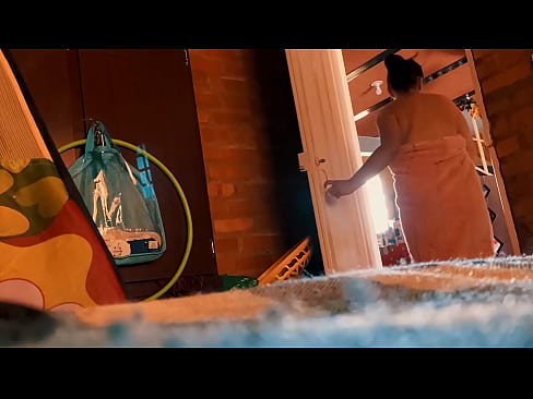 ❤️ Mon oncle me suit dans la douche, il me baise pendant que je prends une douche. ❤ Porno fb at fr.sayhentai.ru