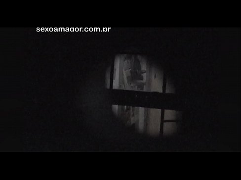 ❤️ Blondie se fait secrètement filmer par un voyeur du quartier caché derrière des briques creuses. ❤ Porno fb at fr.sayhentai.ru